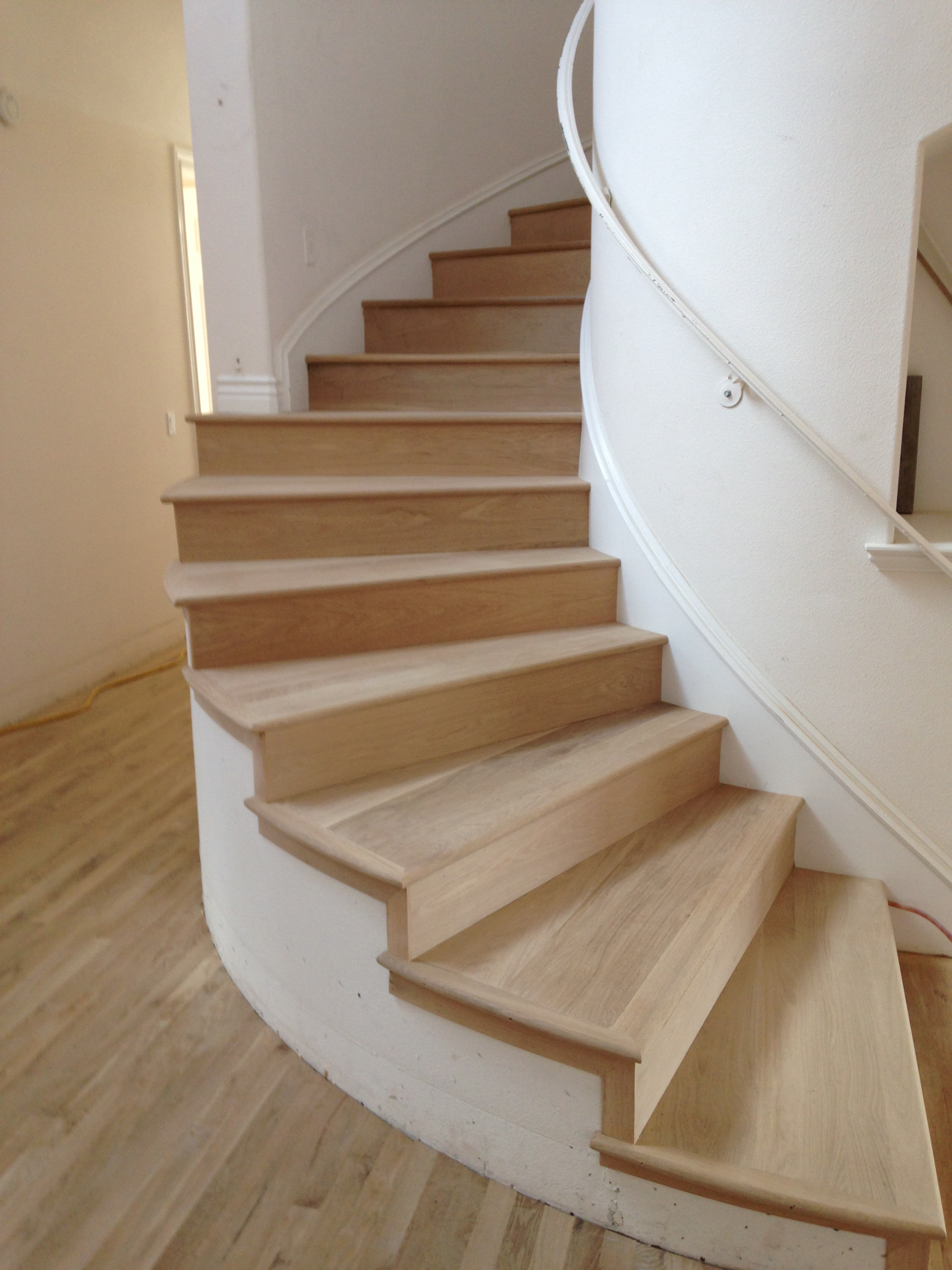 Elegant Wood Baluster Staircase Design